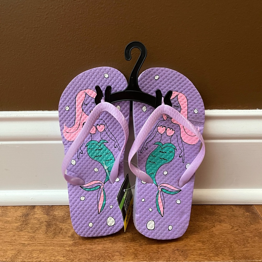 NWT Kids Flip Flops Size 13/1